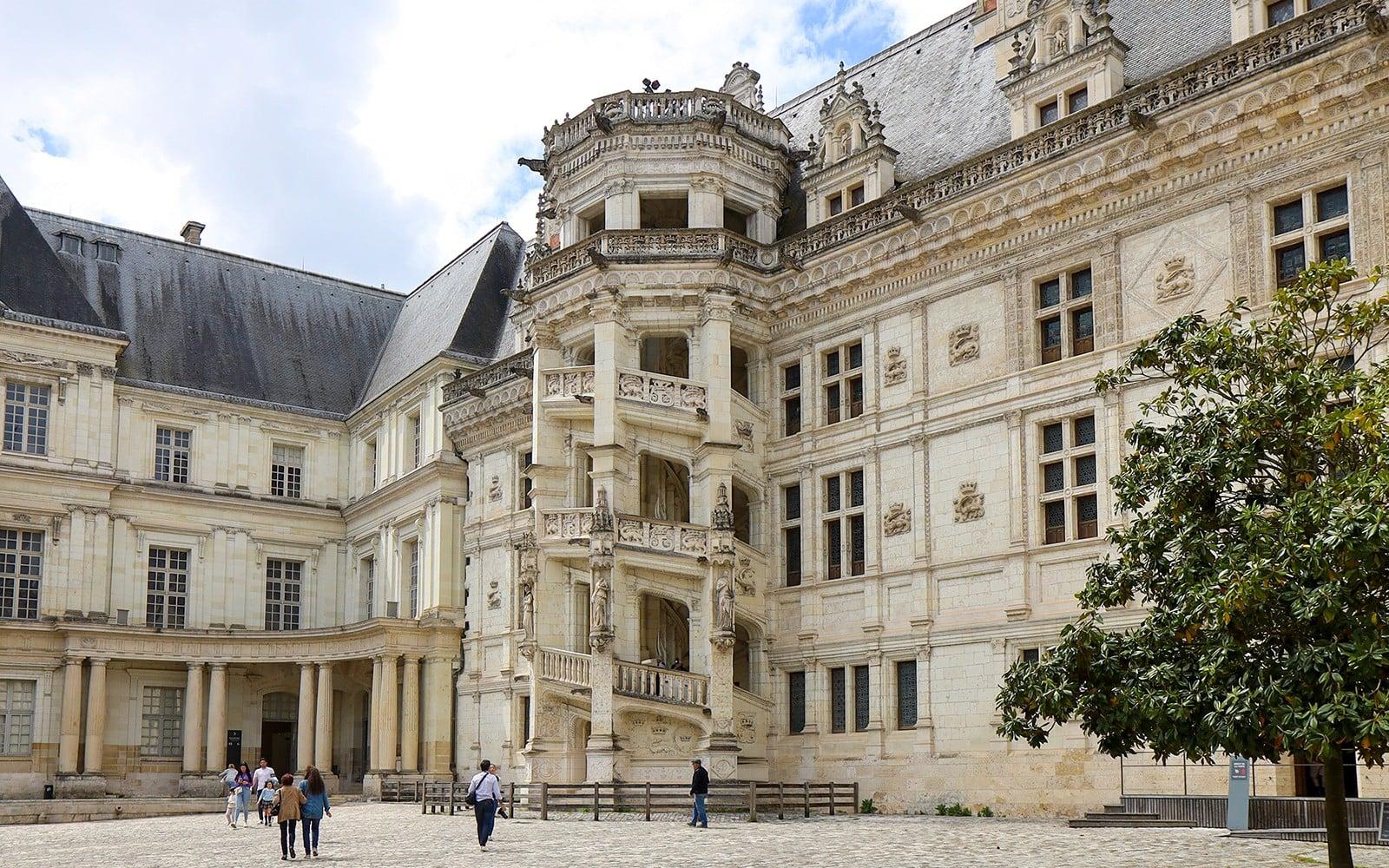 Ingressos para o Castelo Real Blois e Jardins tickets at 6 Place du Château, Vale do Loire