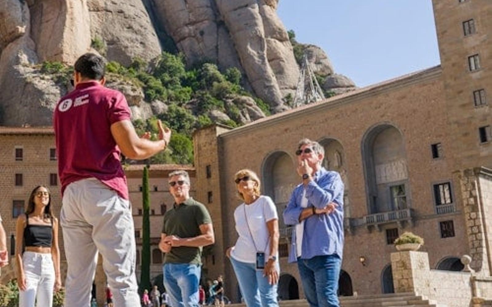 Montserrat: Guided Tour from Barcelona + Moreneta Access + Transfer