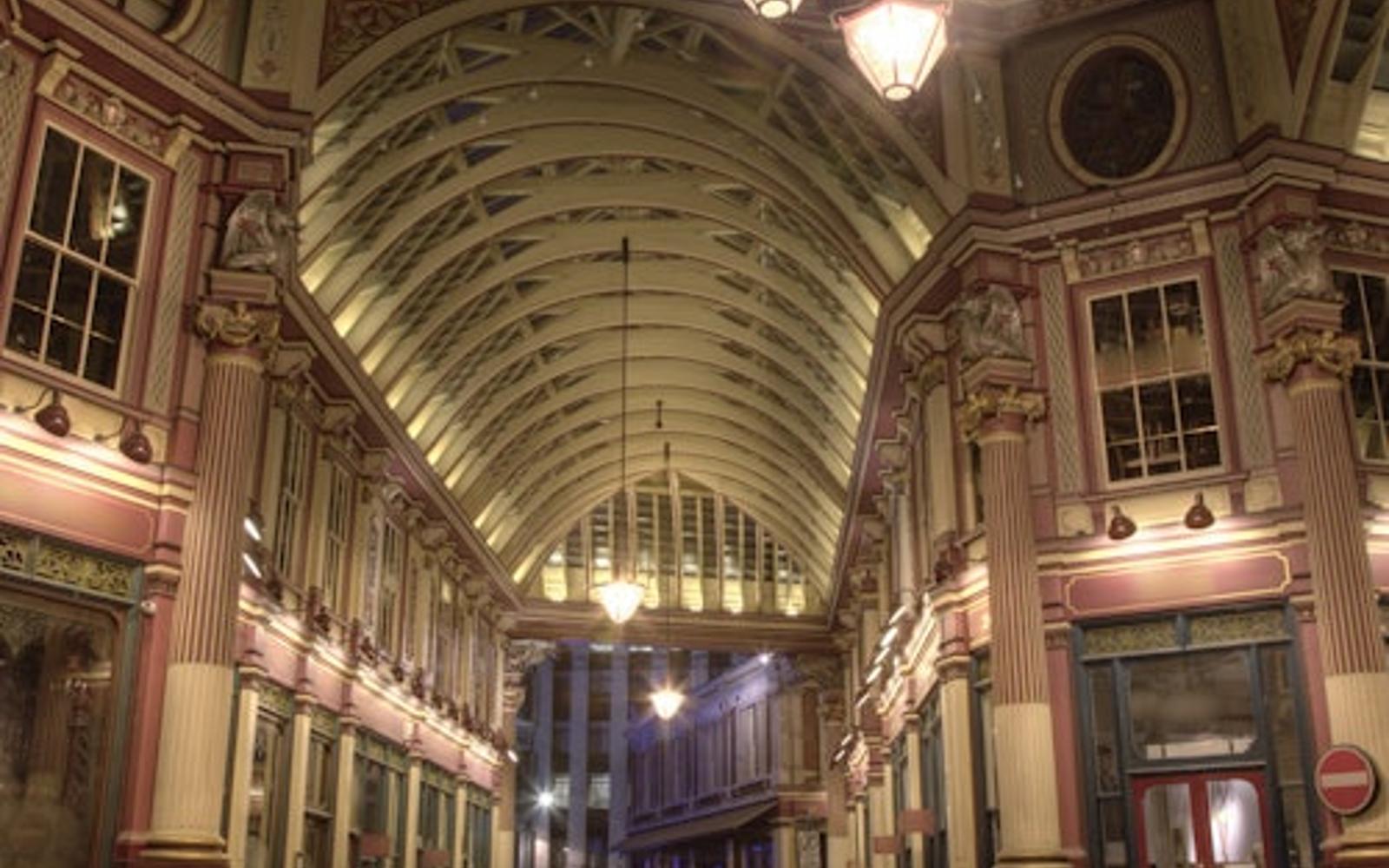 پیاده‌روی جادویی لندن tickets at London Walking Tours, London