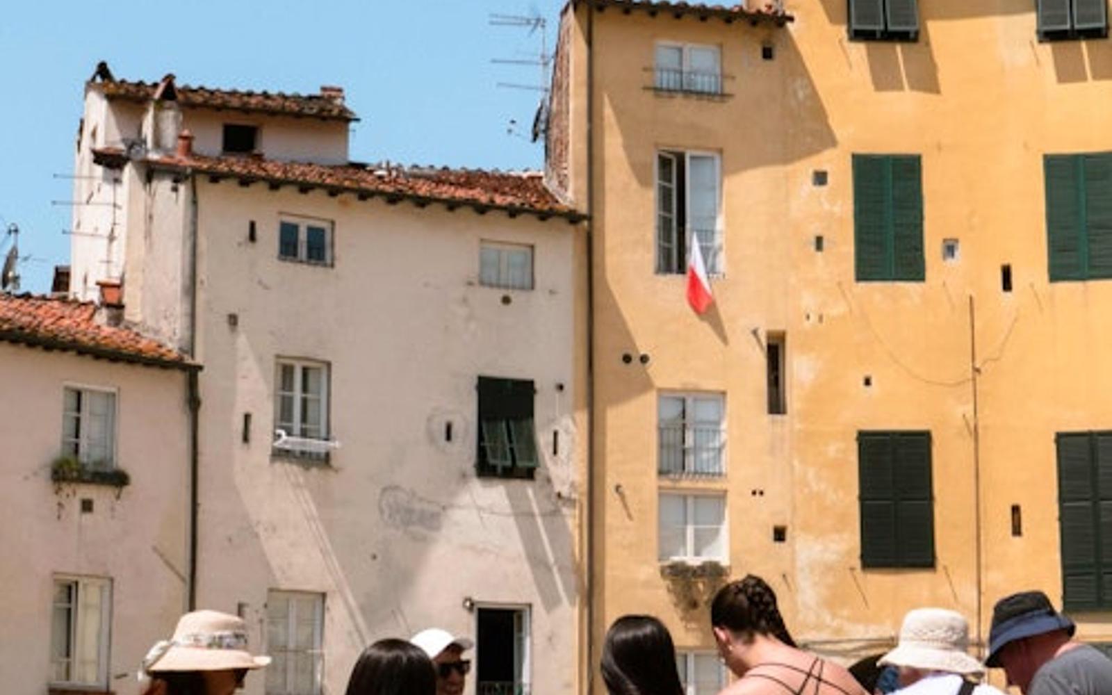 Pisa and Lucca: Day Trip from La Spezia