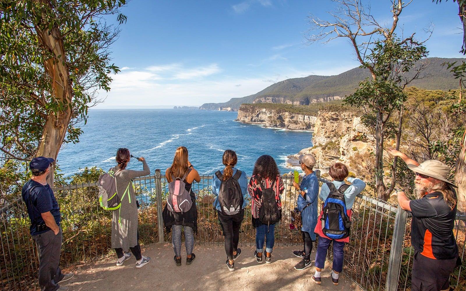 تور راهنمای مزرعه اسطوخودوس و بندر آرتور از هوبارت tickets, Hobart