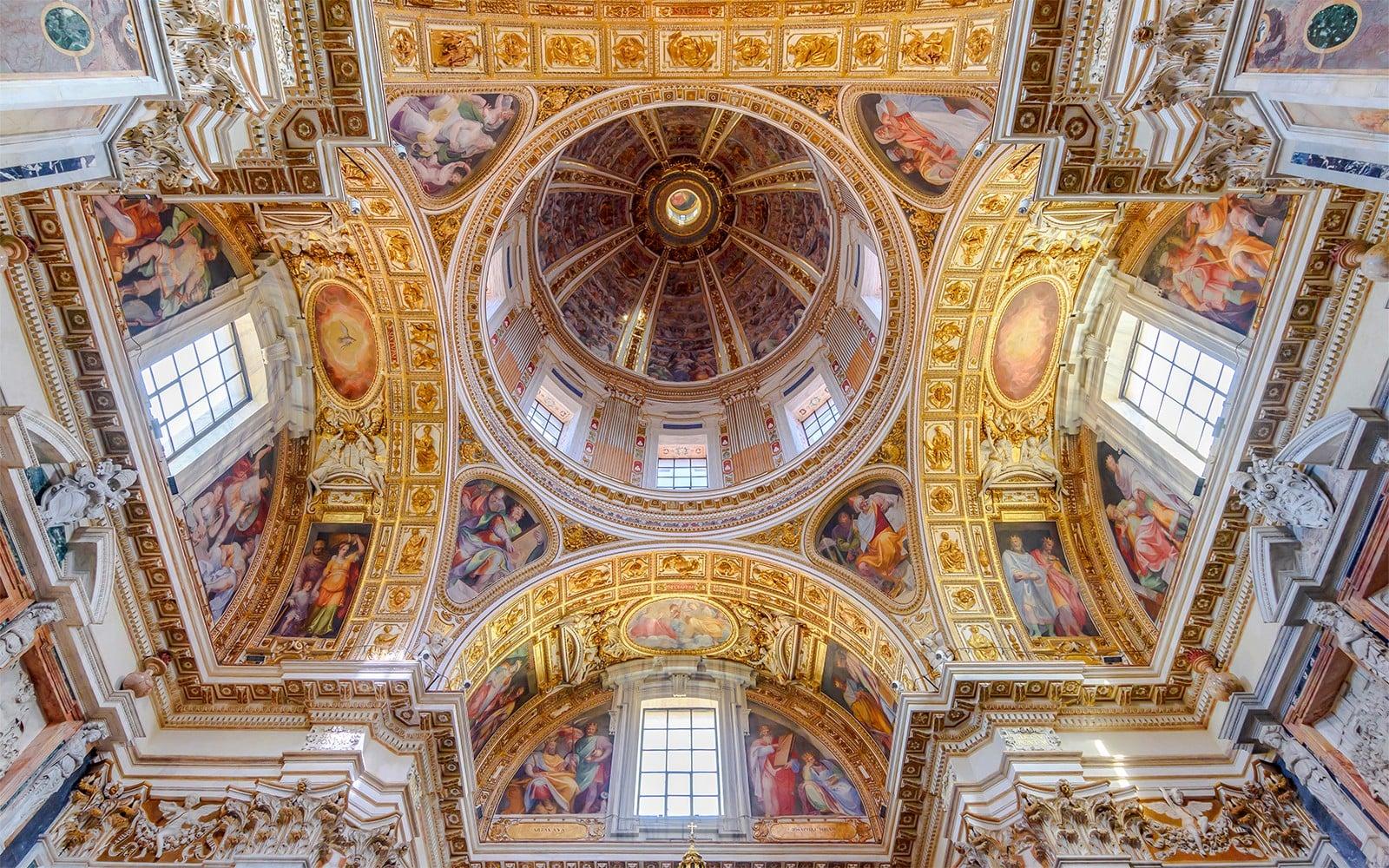 بلیط‌های بازدید از کلیسای سانتا ماریا ماجیوره همراه با راهنمای صوتی tickets at Papal Basilica of Saint Mary Major, رم