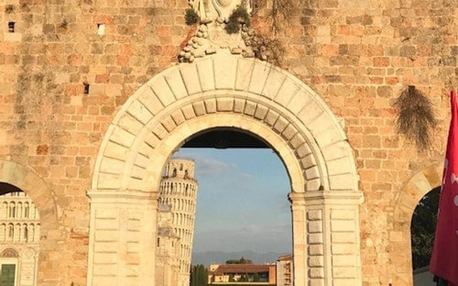 Pisa: Tower of Pisa Entry Ticket + Guided Tour & Wine Tasting