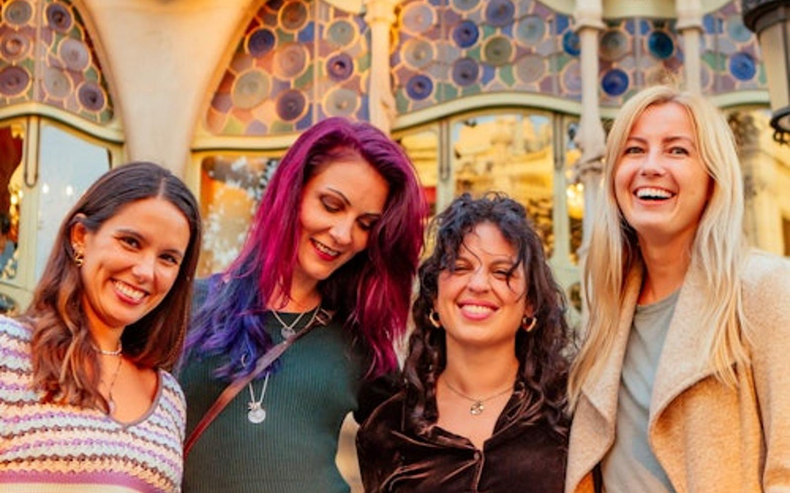 Barcelona: Professional Photoshoot at Casa Batlló & Casa Milà tickets, Barcelona