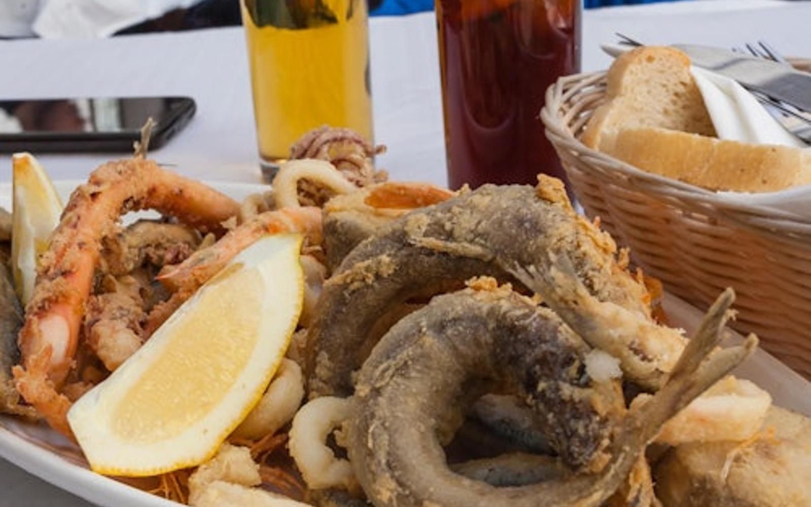 Seville: Food Tour with Drinks