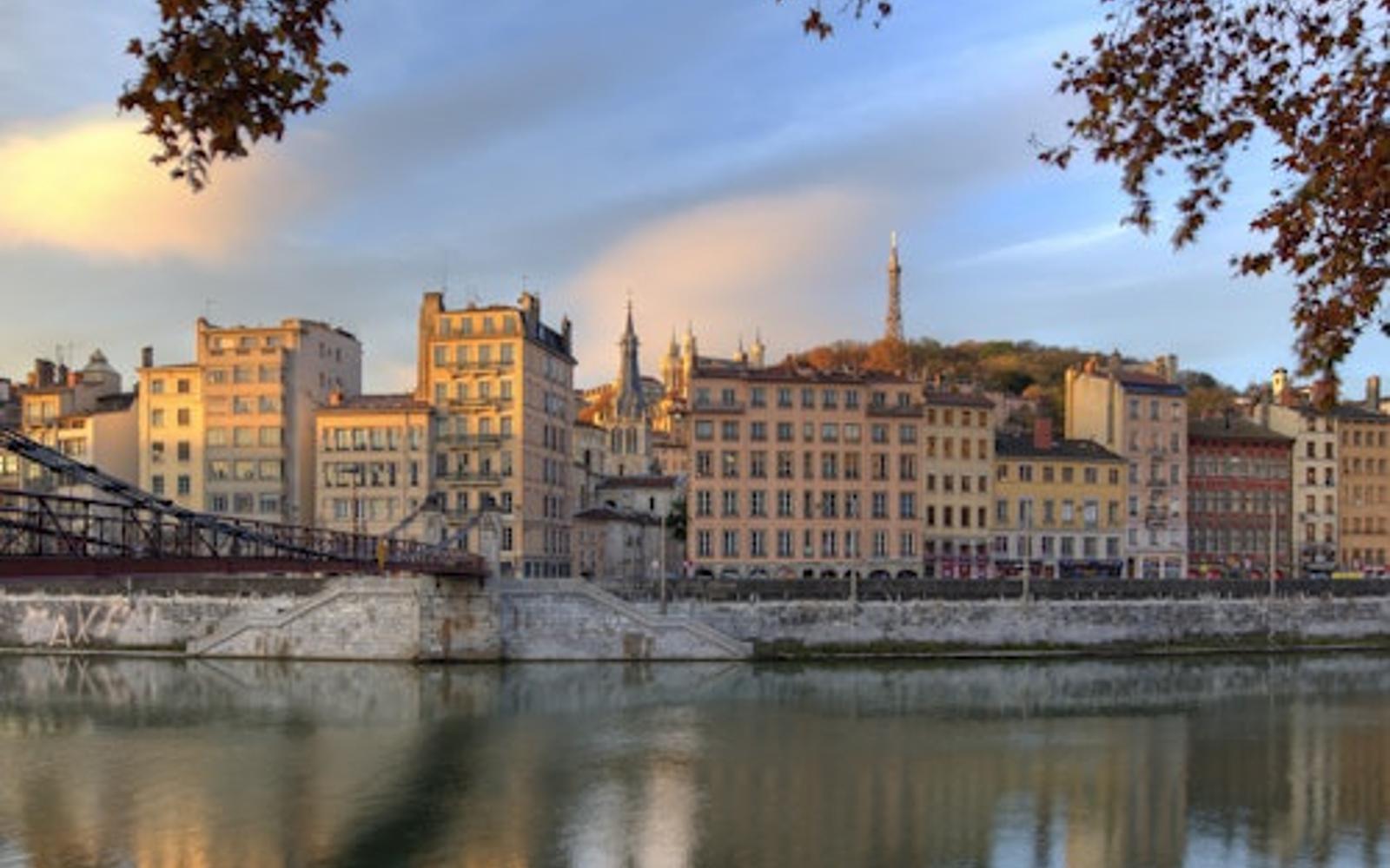 Lyon City Card