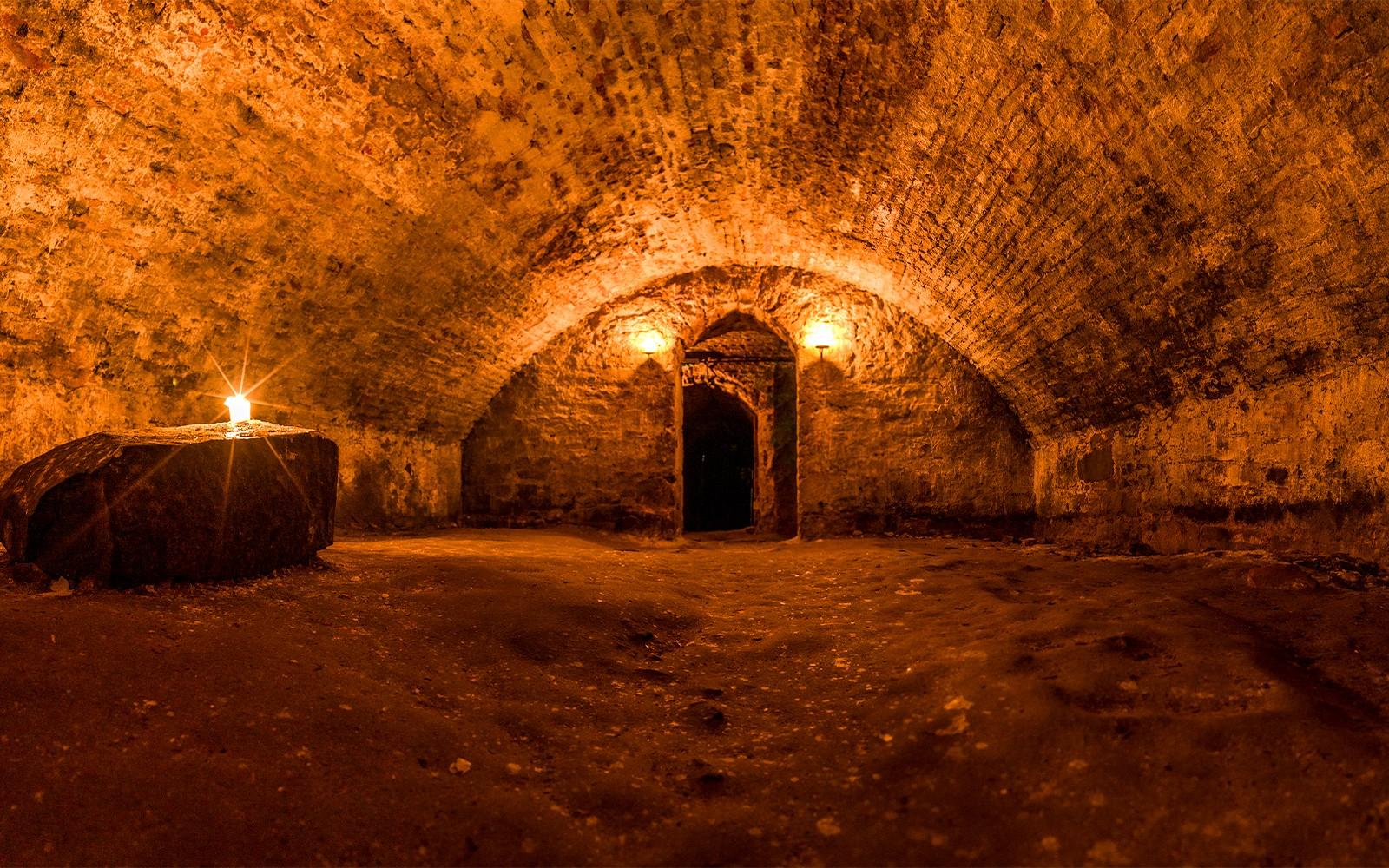 Edinburgh: Underground Whisky Tour and Tasting tickets, Edinburgh