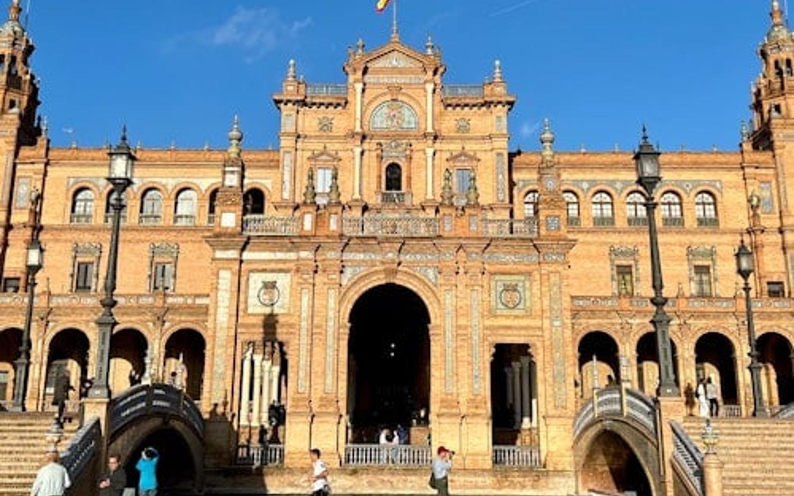 Seville Iconic Spots: Guided Walking Tour