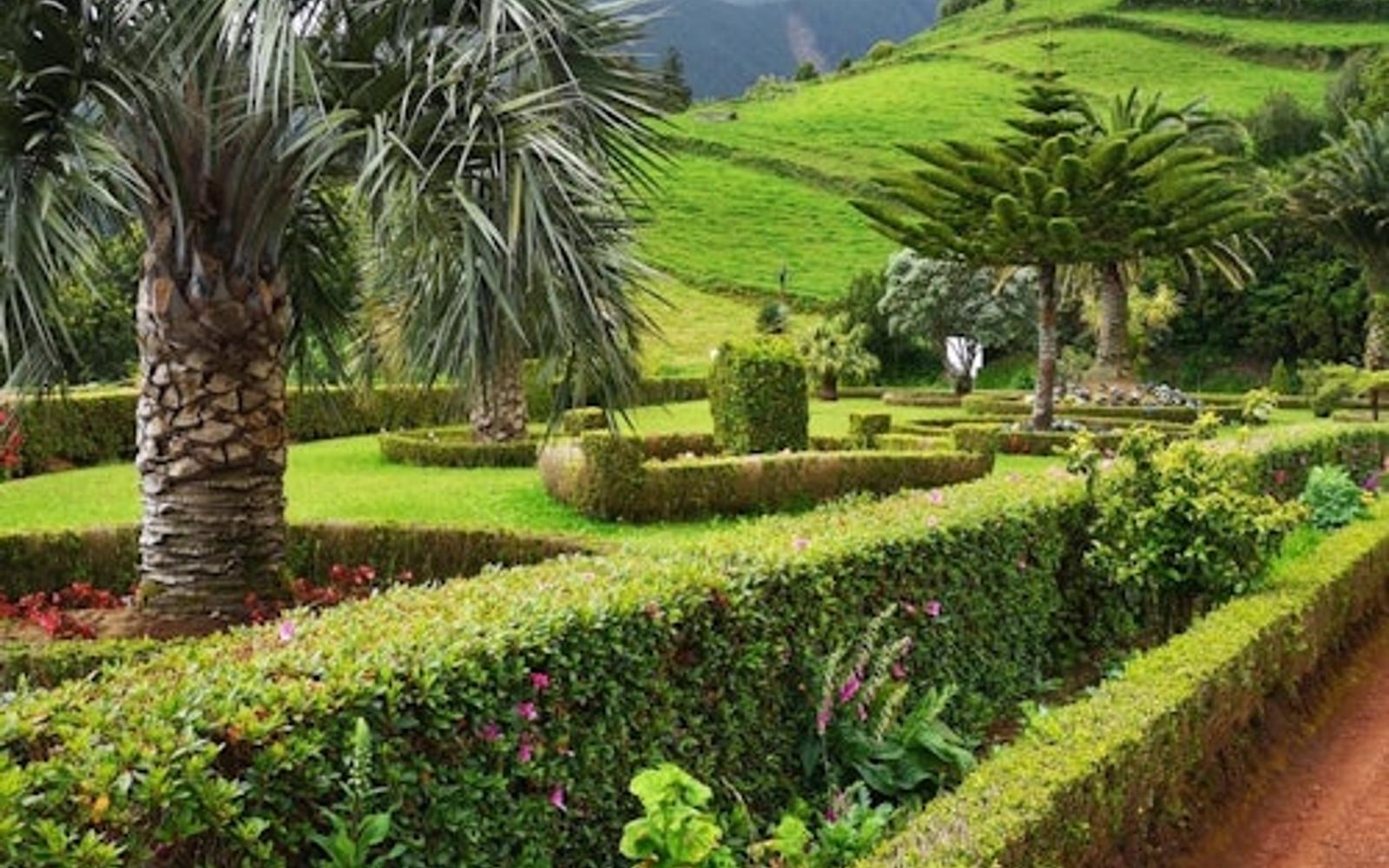 Nordeste: Waterfall, Hot Spring & Viewpoints Guided Tour