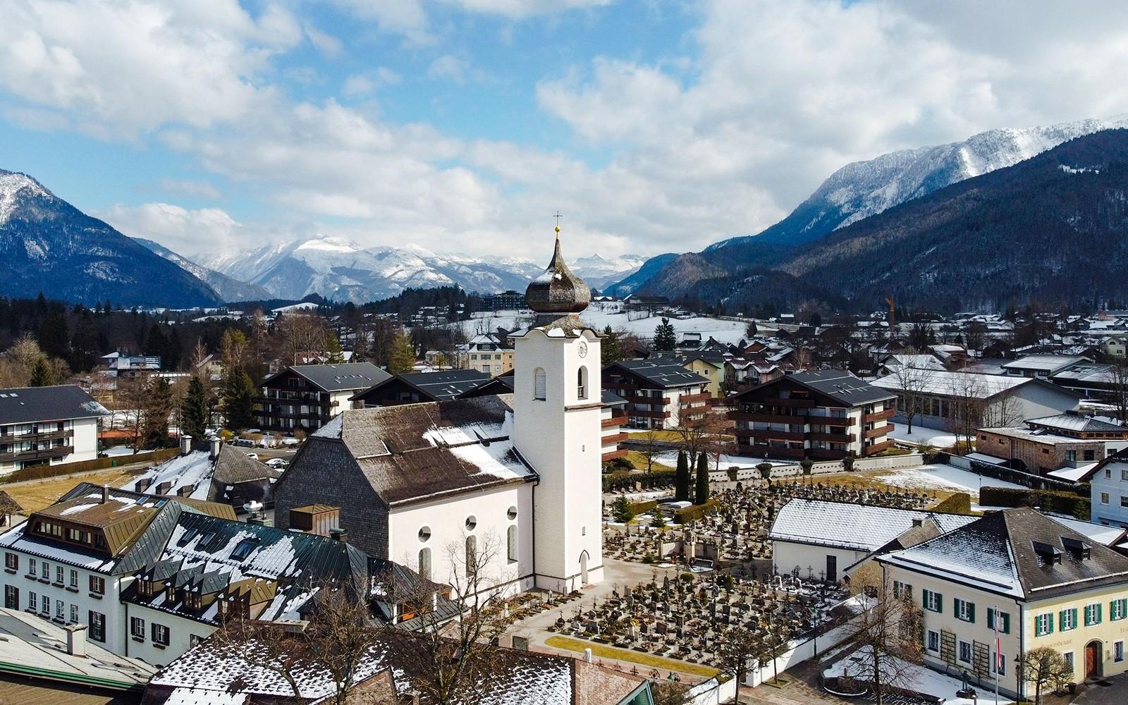 From Vienna: Hallstatt, Mountains & Alpine Lakes Day Trip tickets, Vienna