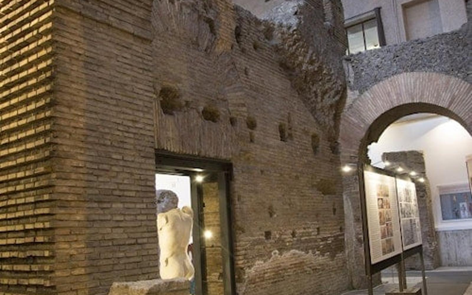 Piazza Navona Underground & The Stadium of Domitian: Exclusive Tour tickets, Rome