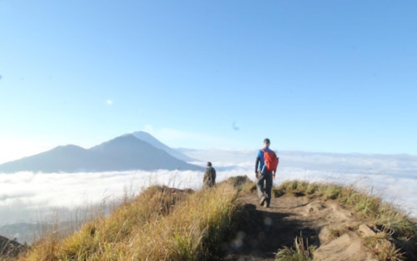 تور کوه‌پیمایی طلوع آفتاب در کوه باتور و چشمه‌های آب گرم طبیعی tickets at Mount Batur, Kintamani