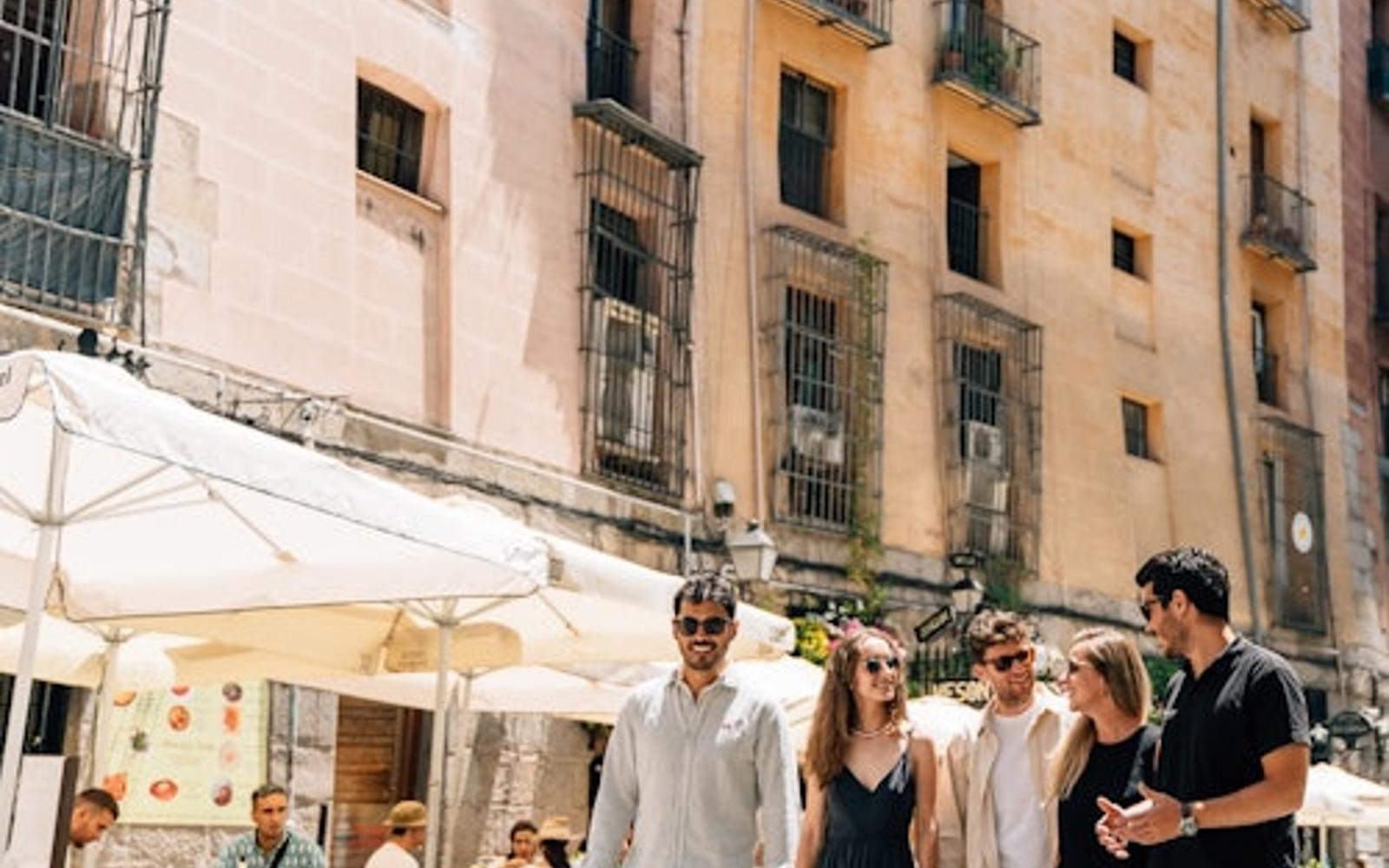 Madrid: Gastronomická prohlídka pro malou skupinu s tapas, vínem a střechami