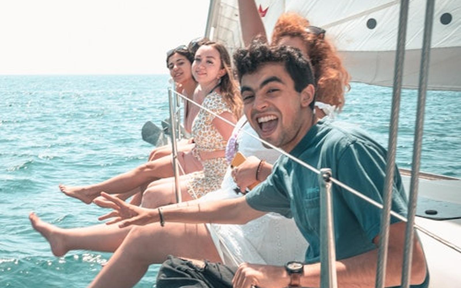 Barcelona: Small Group Afternoon or Sunset Yacht Sailing