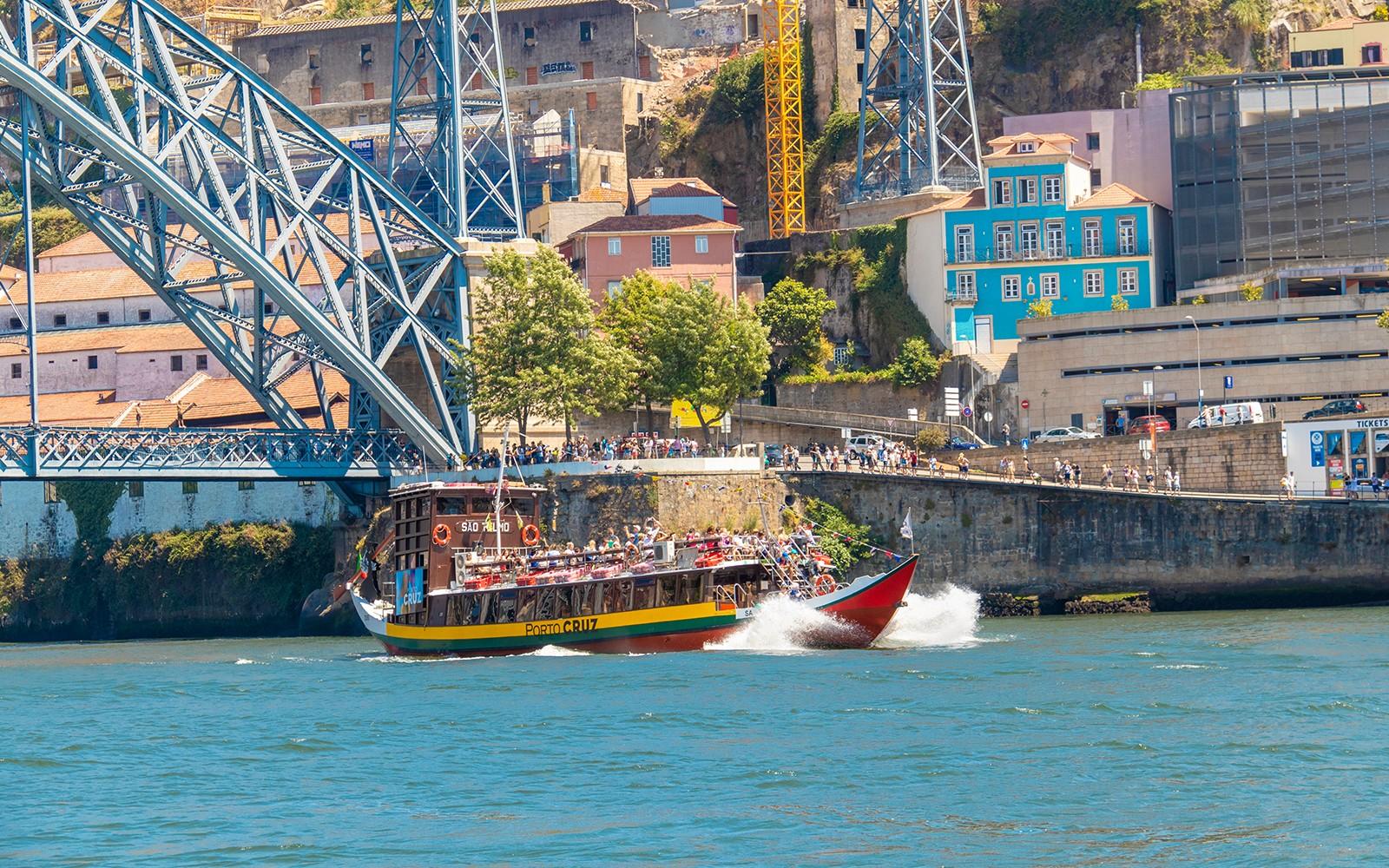Creuer dels 6 ponts pel riu Duero a Porto des de Cais da Ribeira