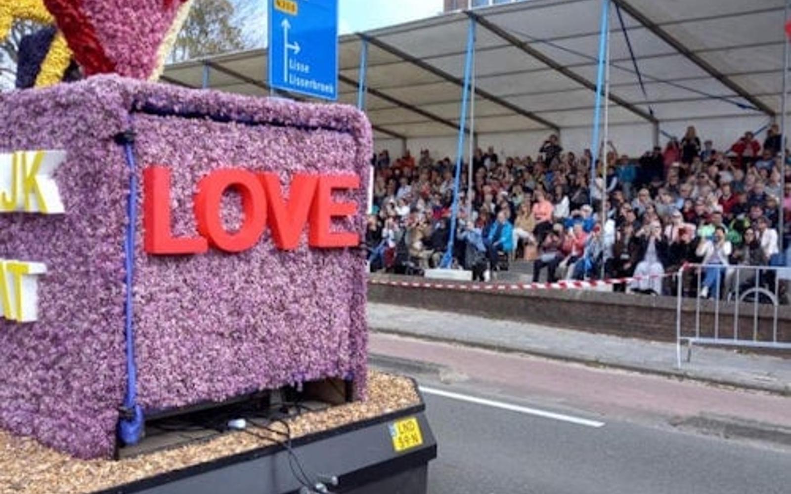 Amsterdam: Tulip Farm Entry + Flower Parade + Transport