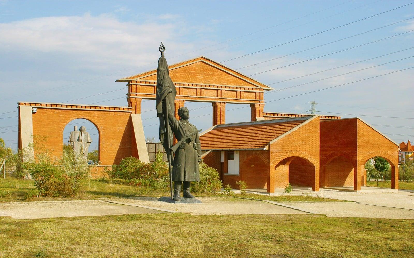 Tickets to Memento Park