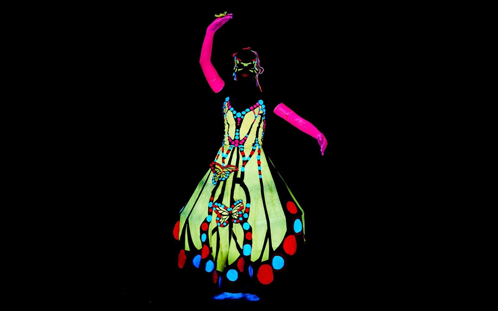 Tickets to the WOW Show Black Light Theater