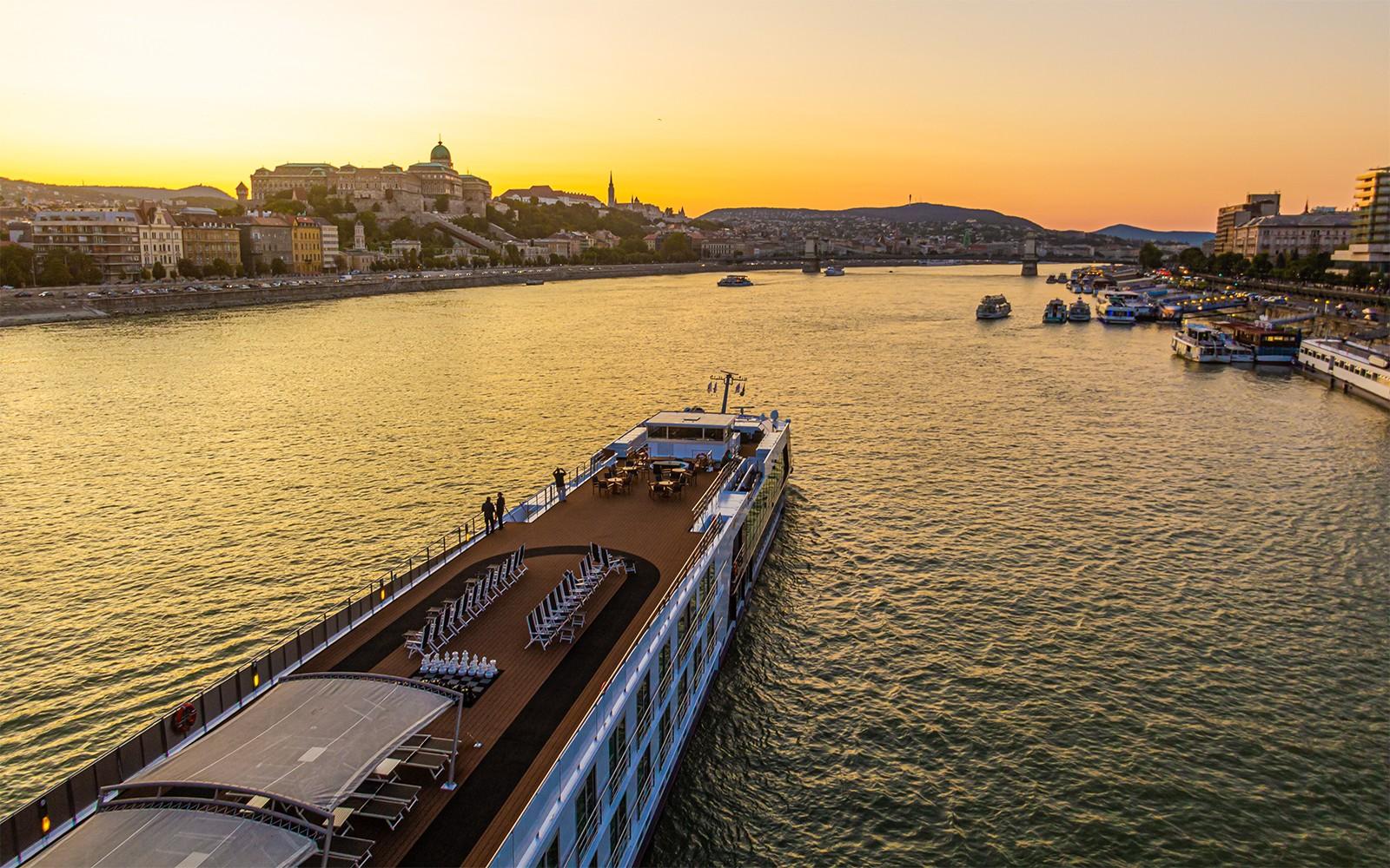 Creuer turístic pel riu Danubi a Budapest