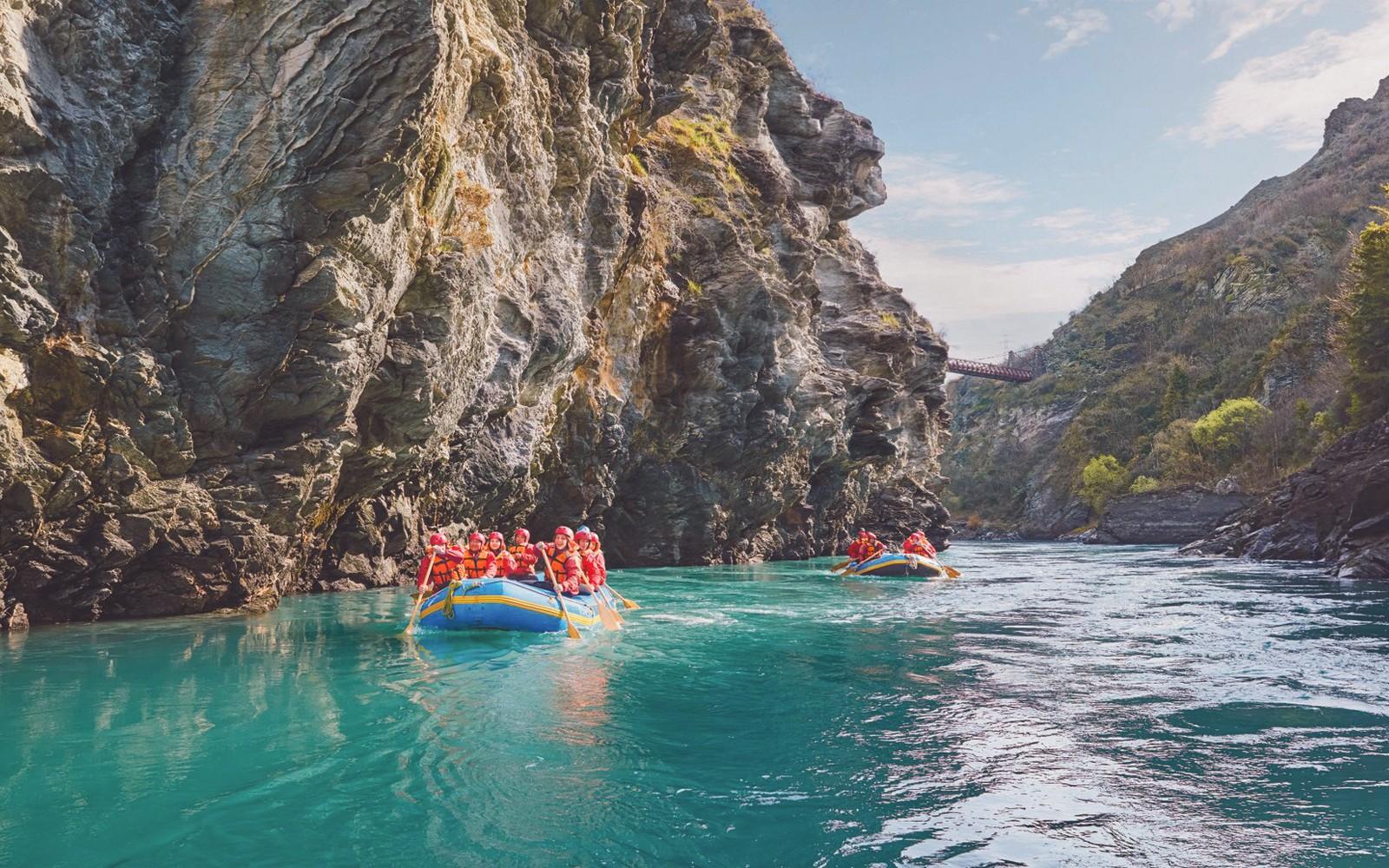 رفتینگ در آب‌های سفید رود خانه‌ها در رودخانه کاواراو tickets at RealNZ - Queenstown Visitor Centre, Queenstown