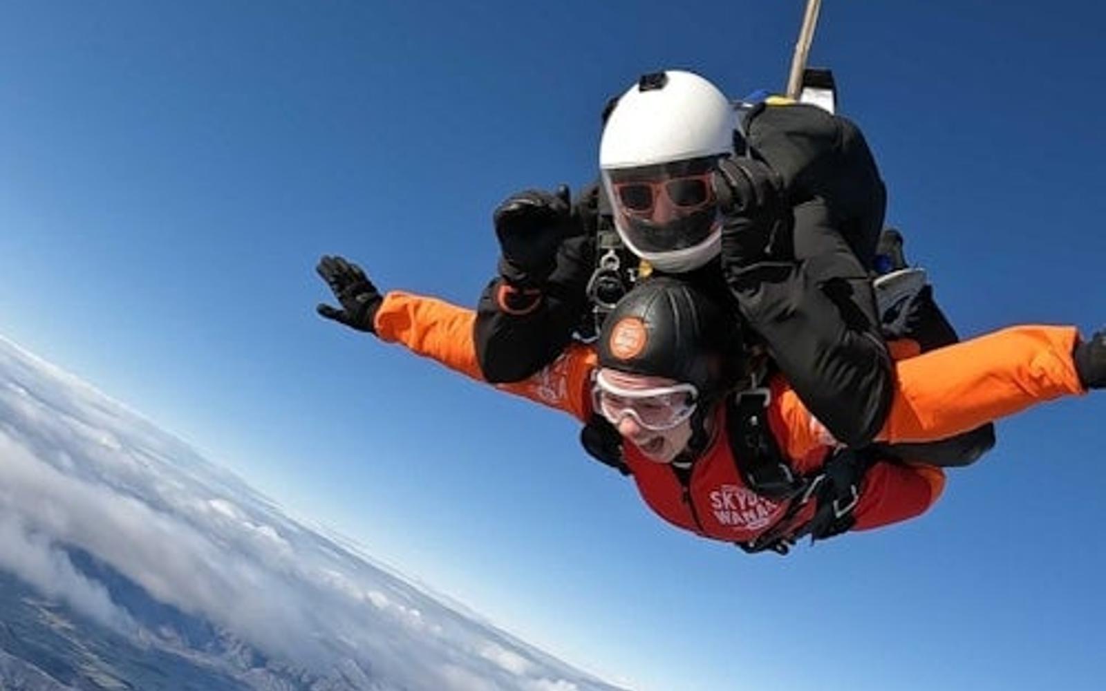 Skok padákem Wanaka: Tandemový skok až do výšky 9 000 ft