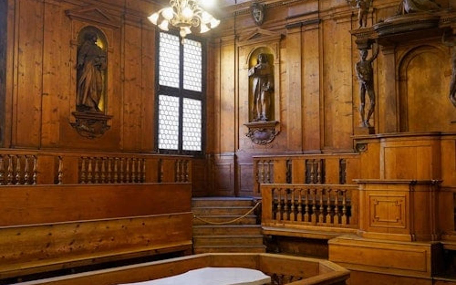 Archiginnasio of Bologna: Fast Track Ticket + Guided Tour + Wine Tasting