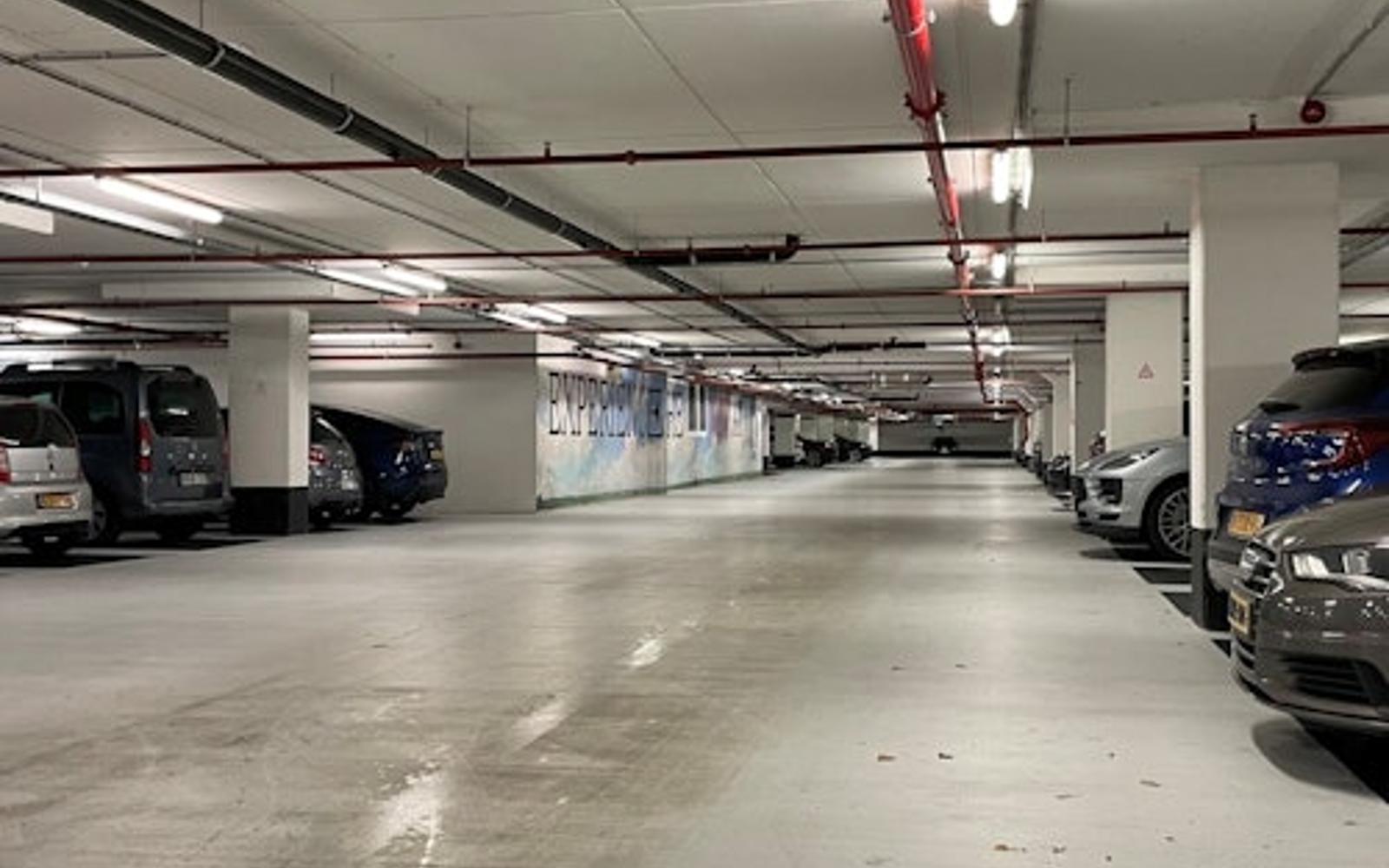 موبی‌پارک آمستردام: پارکینگ در هتل لئوناردو رمبرانت‌پارک