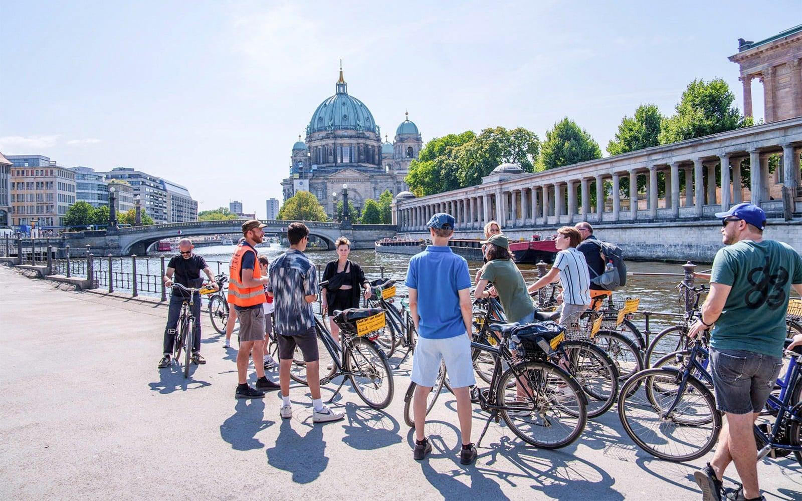 3.5-Hour Guided Bike Tour of Berlin's Best Highlights