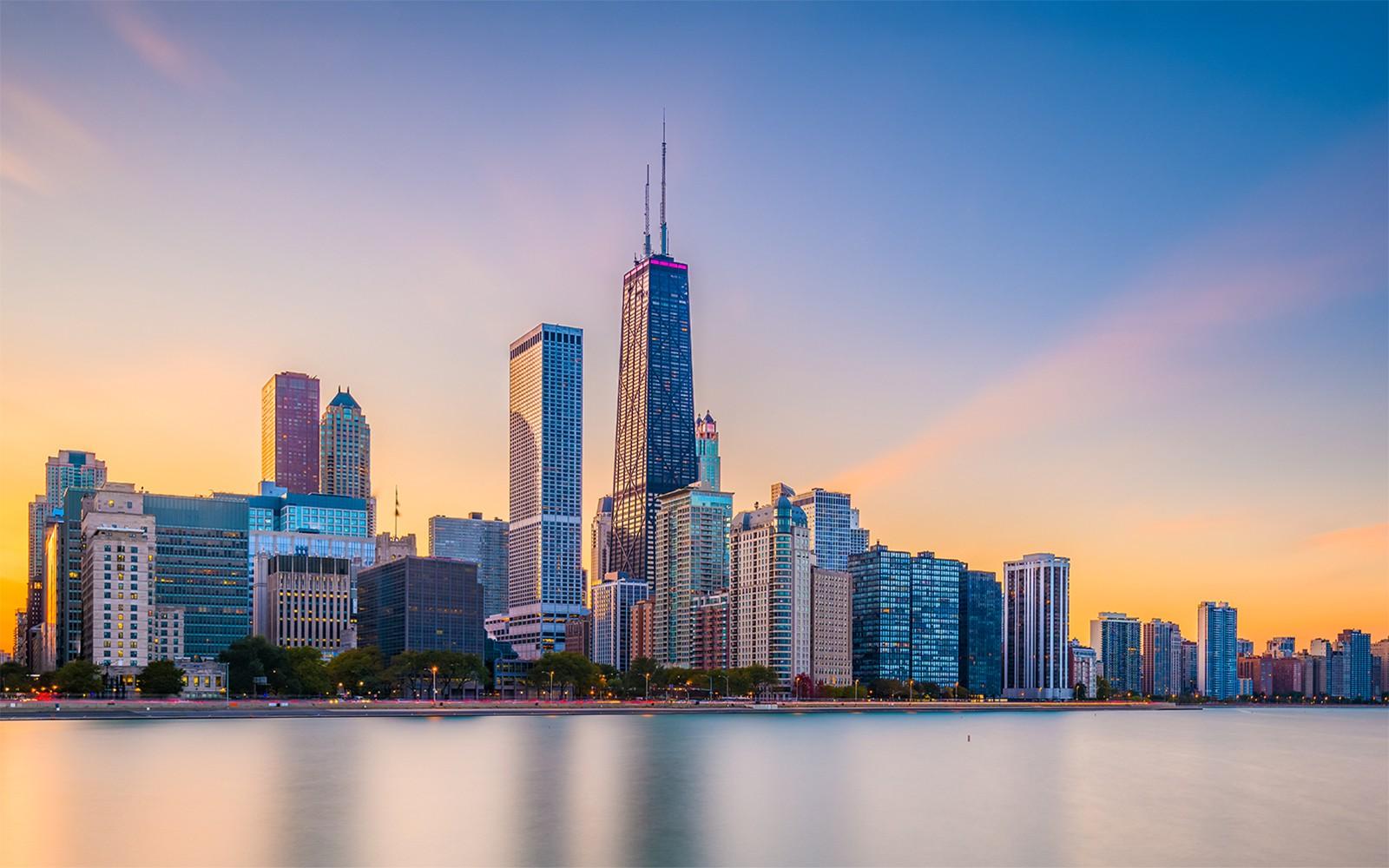 90-min Scenic Sunset Lake Michigan Cruise by Wendella