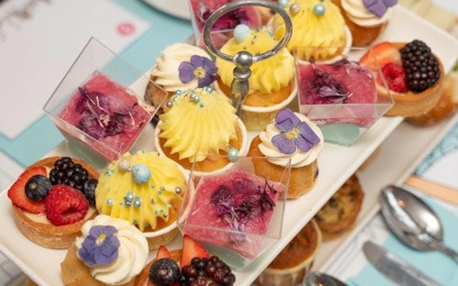 Brigit's Bakery Londra: Afternoon Tea + Tour in Autobus con Cocktail tickets, Londra