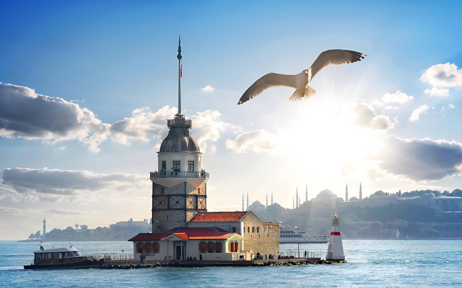 Skip-the-Line Tickets to Maiden's Tower at Maiden's Tower, Istanbul