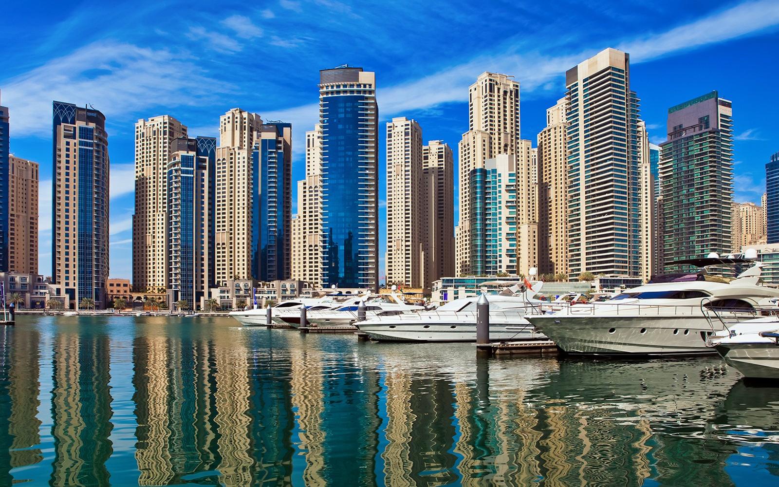 شام در کشتی تفریحی در دبی مارینا با برنامه زنده