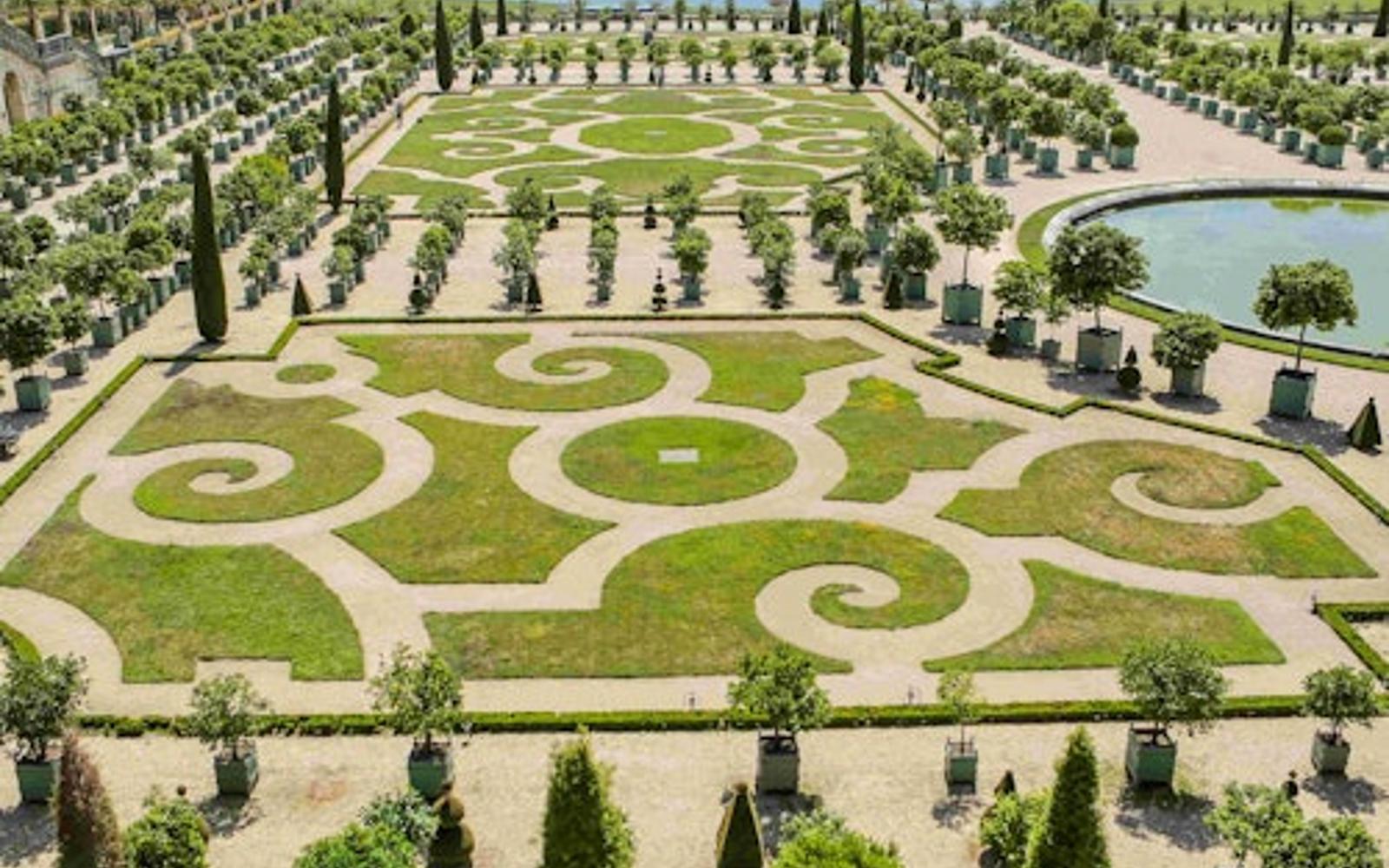 Palace of Versailles: Roundtrip Transport Only