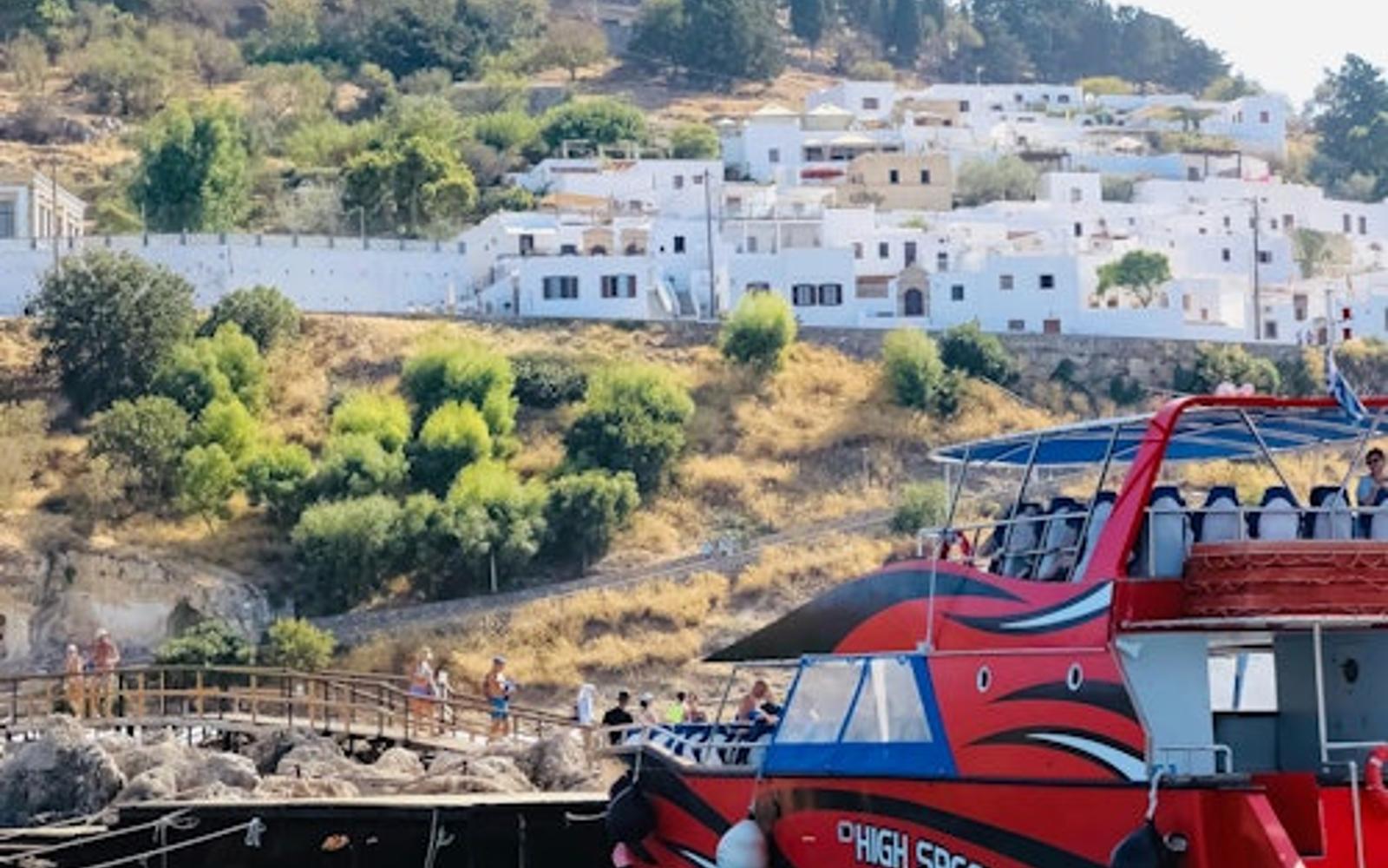 Rodes: Vaixell d'Alta Velocitat a Lindos