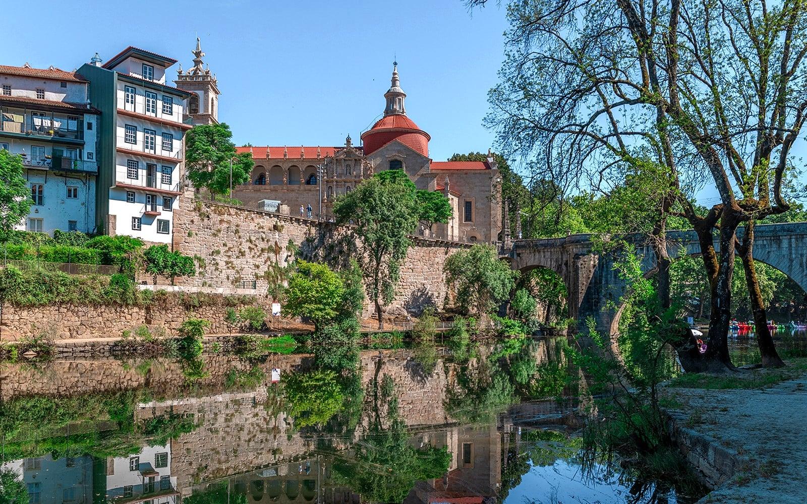Historic Douro Valley Guided Tour with 1-Hour Pinhão Cruise, Traditional Lunch & Wine Tastings tickets, Porto