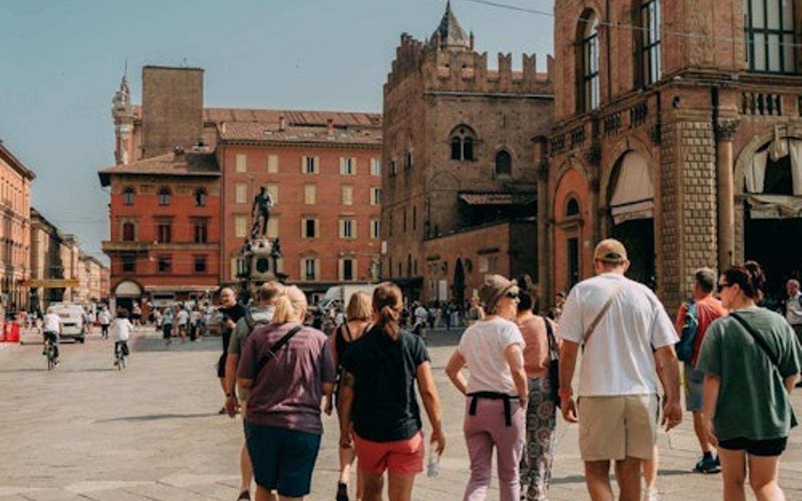 Bologna: Guided Walking Tour + Archiginnasio Entry