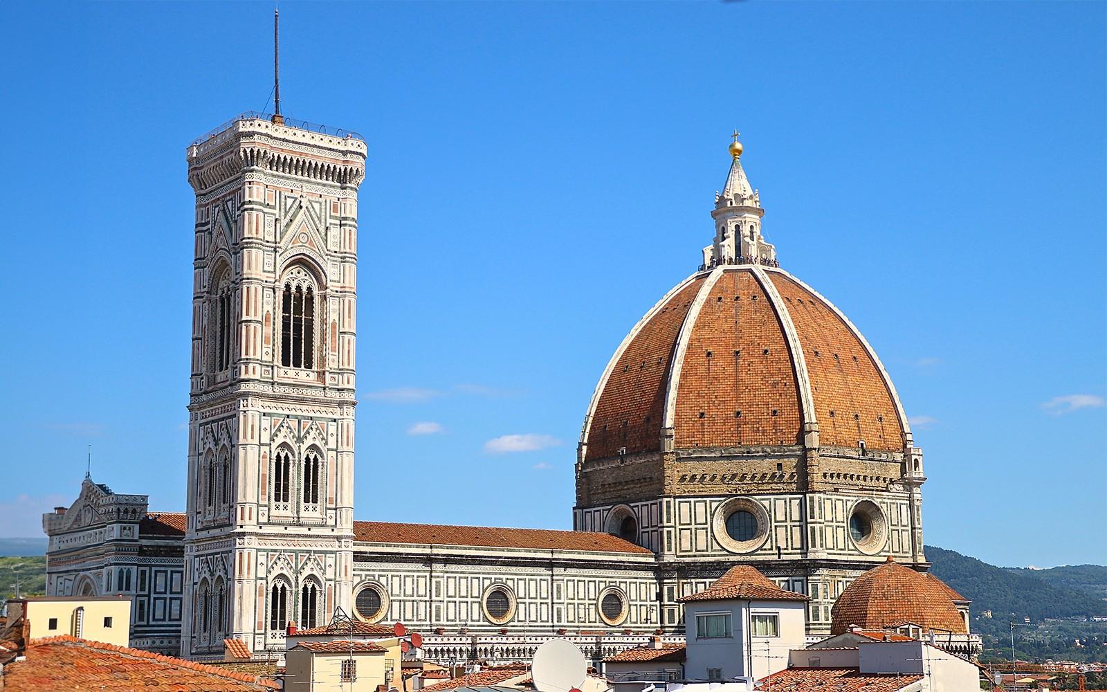  Florence Walking Tour with Accademia Gallery Skip-the-Line Tickets