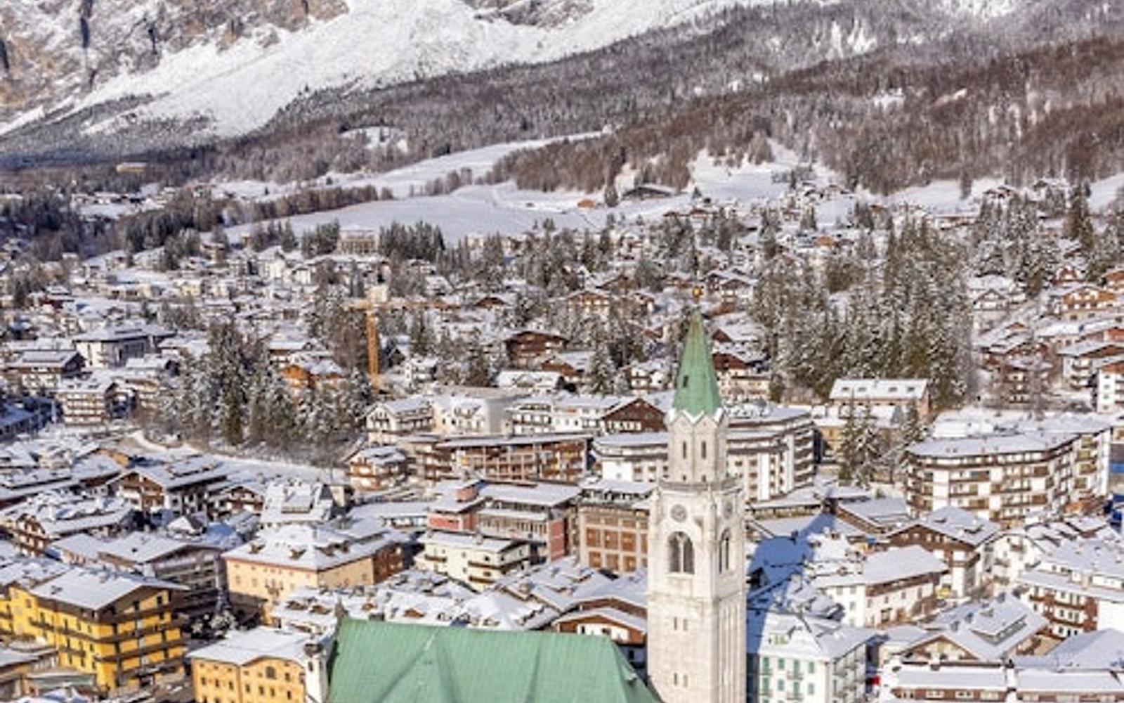 Venice: Private Transfer from City Center to Cortina
