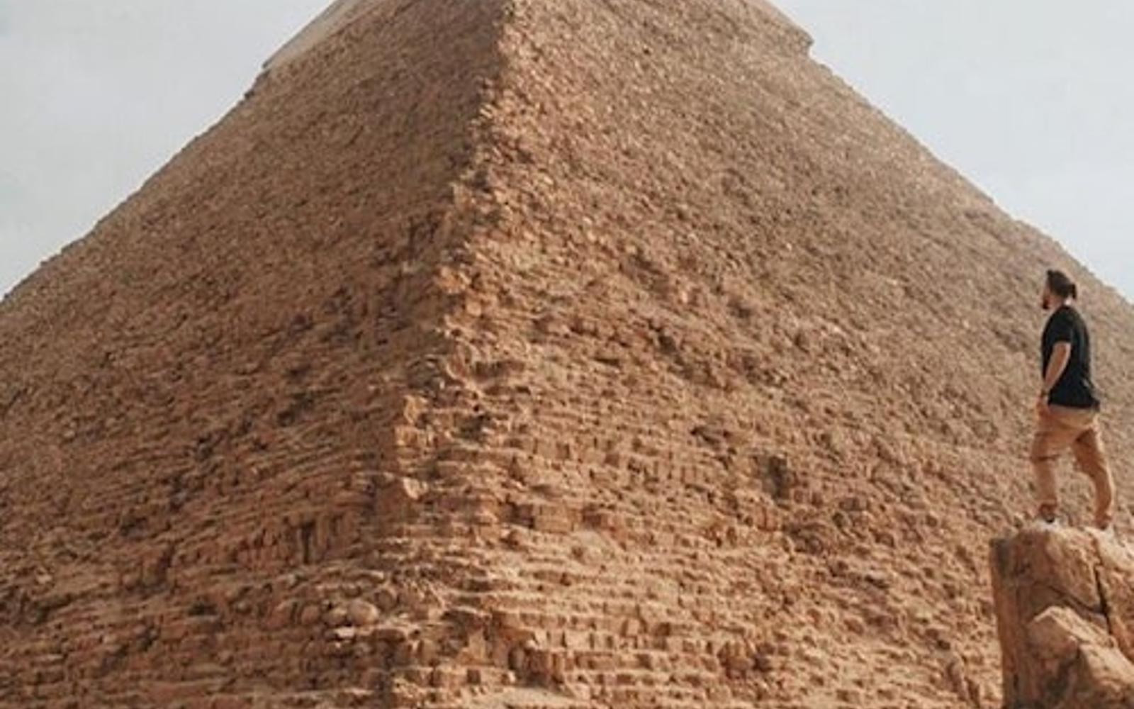 Giza Pyramids & Sphinx: Entry Ticket + Roundtrip Transport