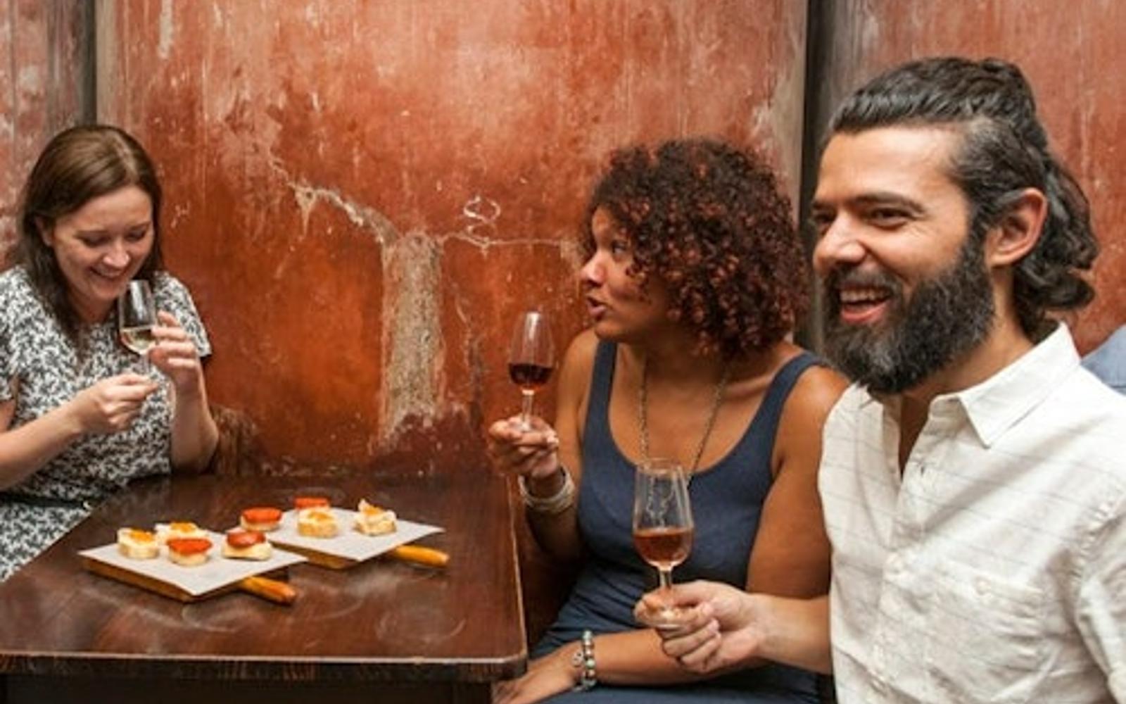 Seville: Tapas, Taverns & History Guided Tour