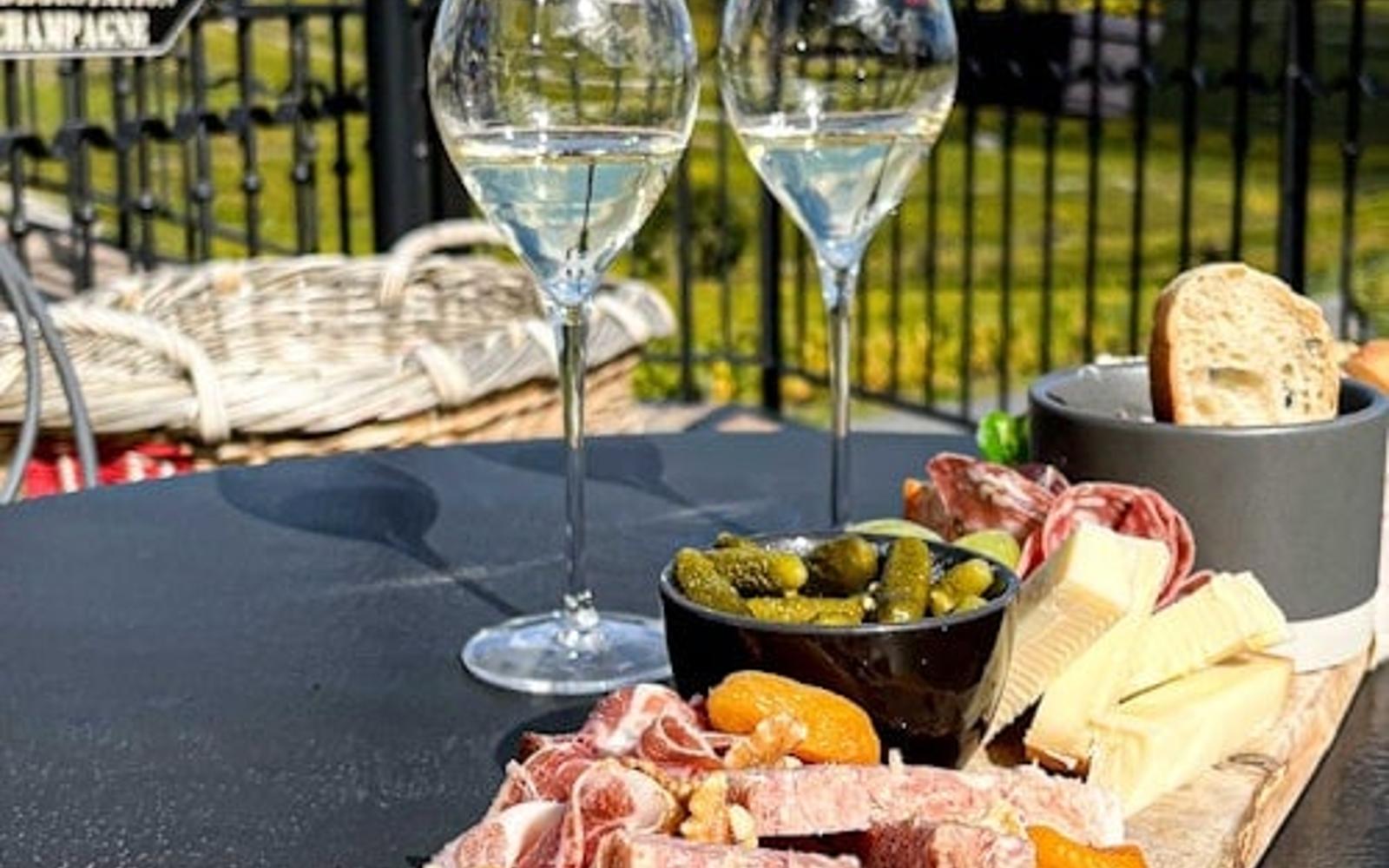 Reims: Champagne Tasting with Lunch Day Trip from Paris