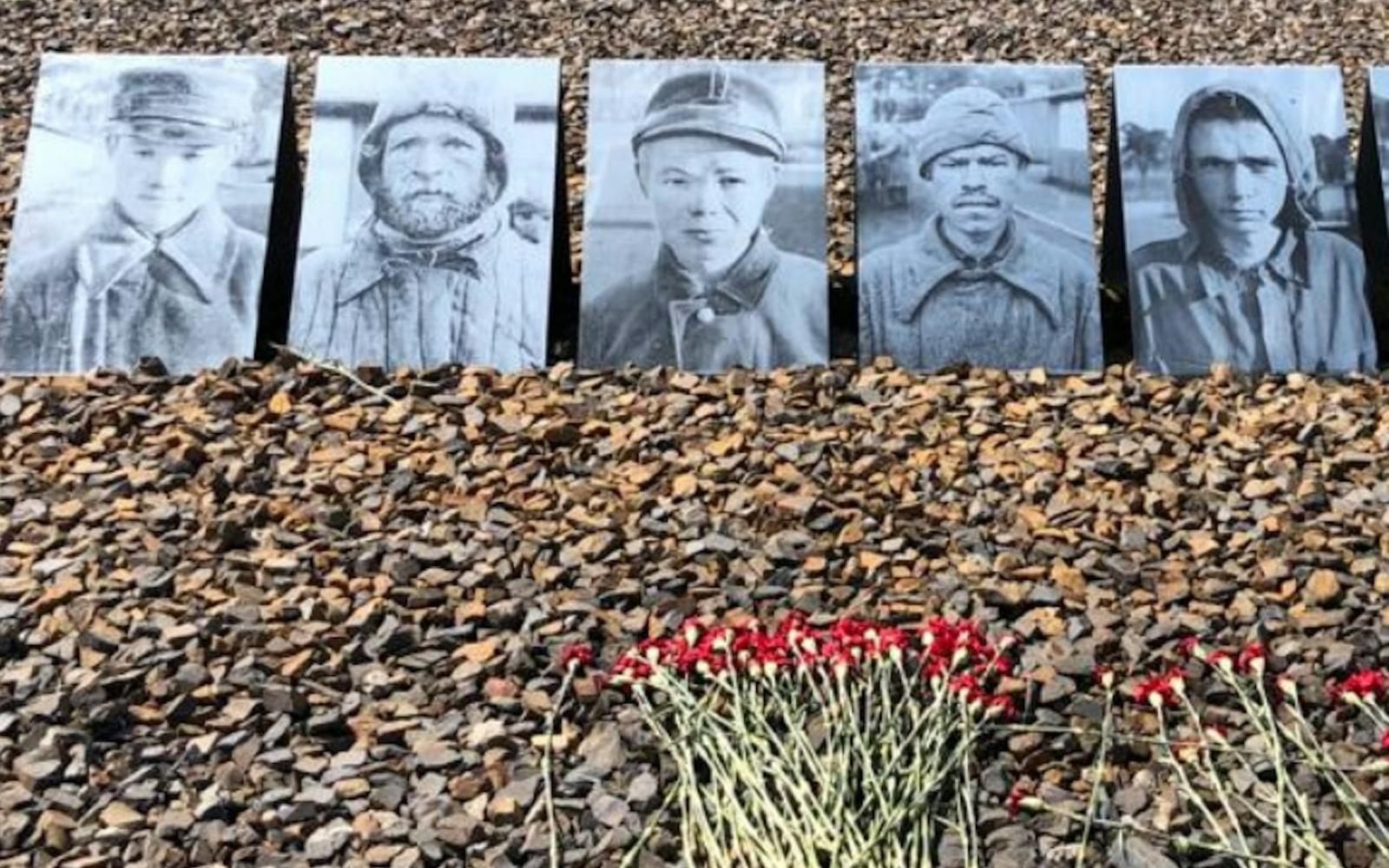 Sachsenhausen: Small Group Tour + Transport from Berlin