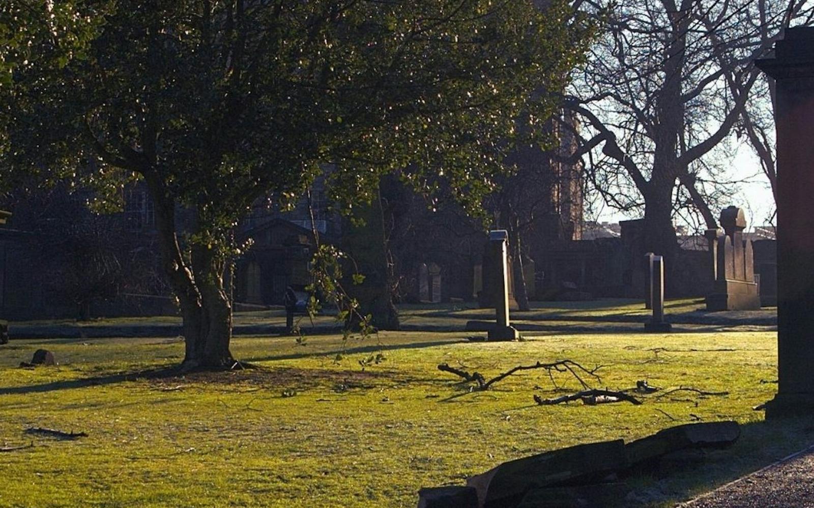 Edinburgh: 2-Hr Guided Ghost Tour