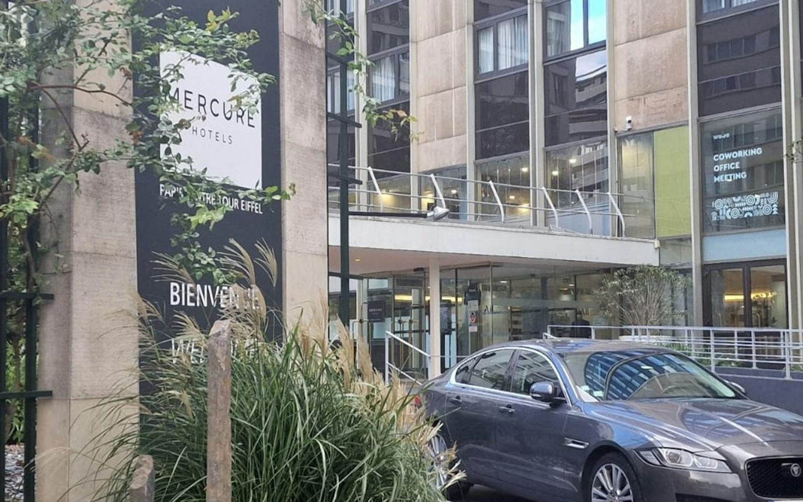 Paris: Shared Shuttle Transfer from Paris Montparnasse Station to CDG Airport tickets, پاریس