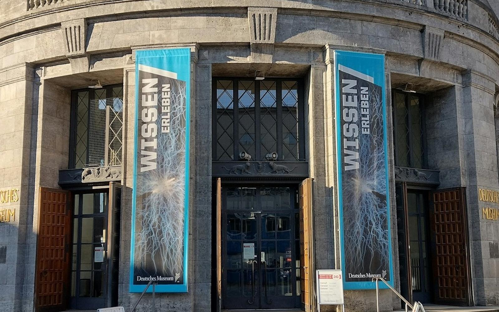 Visit the Deutsches Museum with Paul