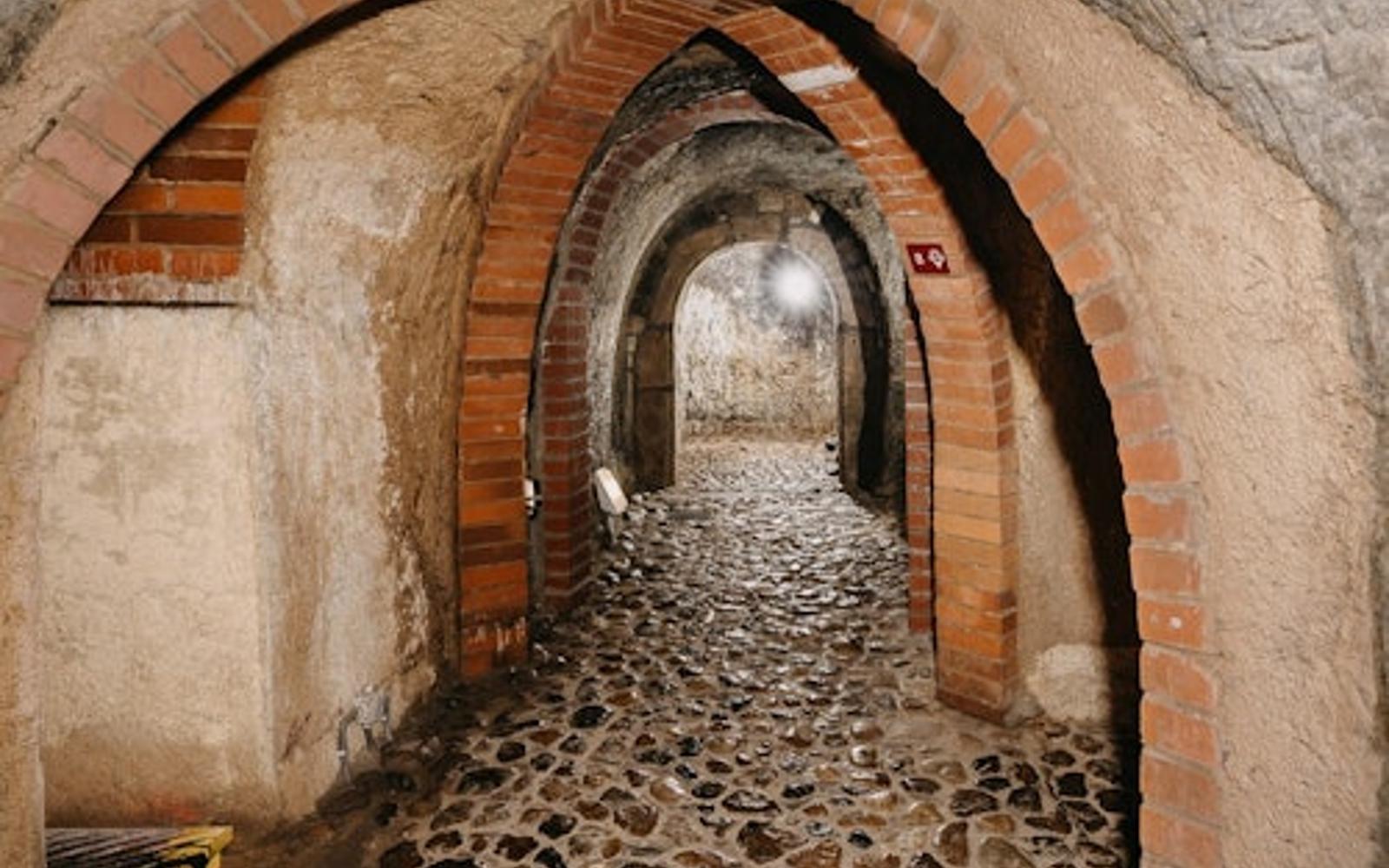 Pilsen: Historical Underground Tour with a Glass of Beer