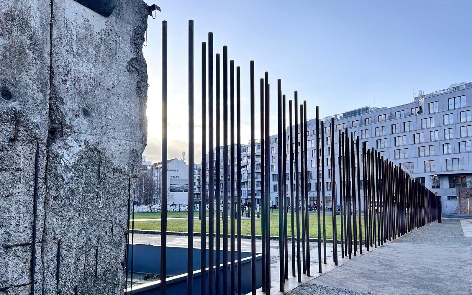 3-Hour Guided Bike Tour of Third Reich & The Wall