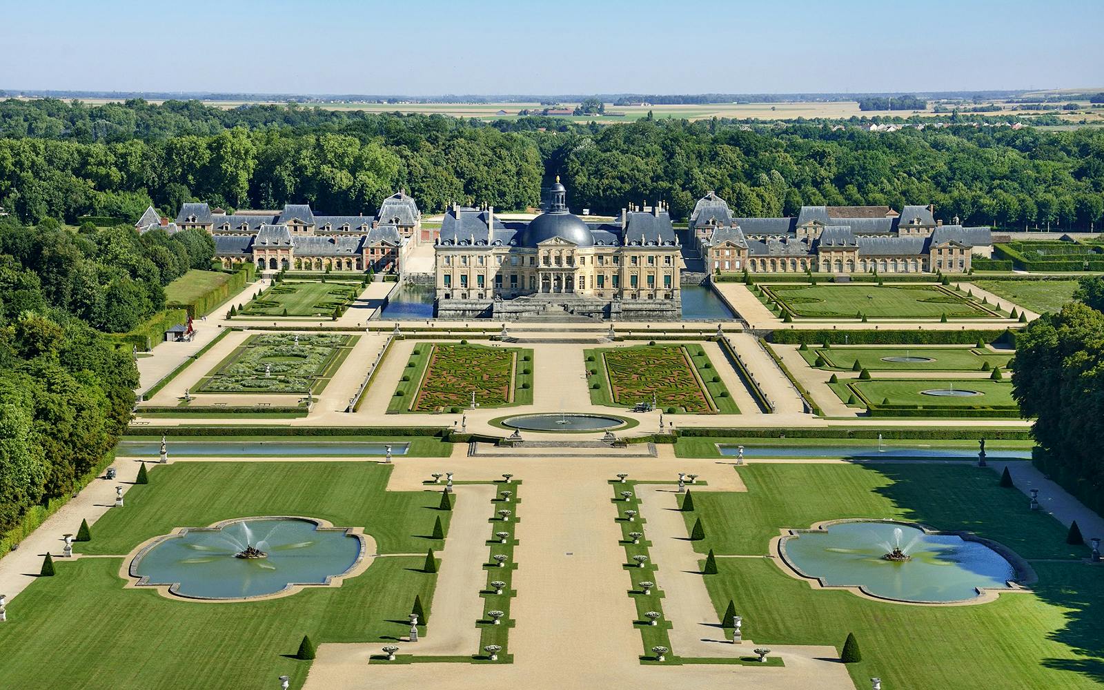 From Melun: Vaux-le-Vicomte Day Trip with Chateaubus Shuttle tickets at Vaux-le-Vicomte, پاریس