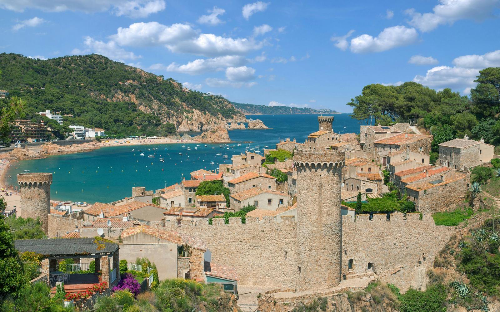 From Barcelona: Girona & Tossa de Mar Day Trip tickets, Barcelona