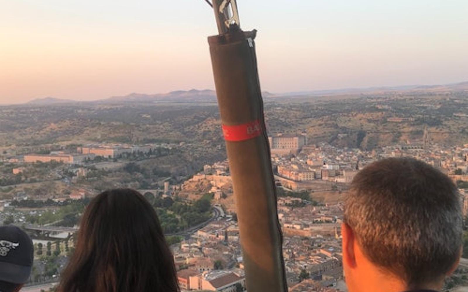 Toledo: Hot Air Balloon Flight with Breakfast and Cava